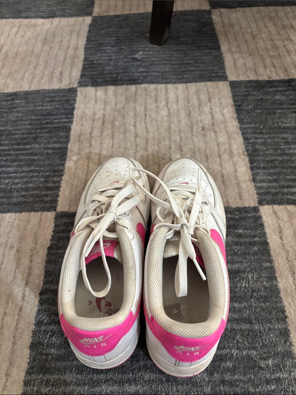 Nike Women White Sneakers with Pink Accents